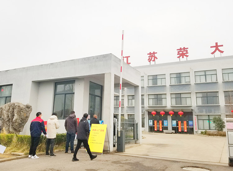 復(fù)工加防疫，榮大候車亭兩不誤配圖二