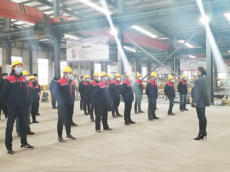 復(fù)工加防疫，榮大候車亭兩不誤配圖四