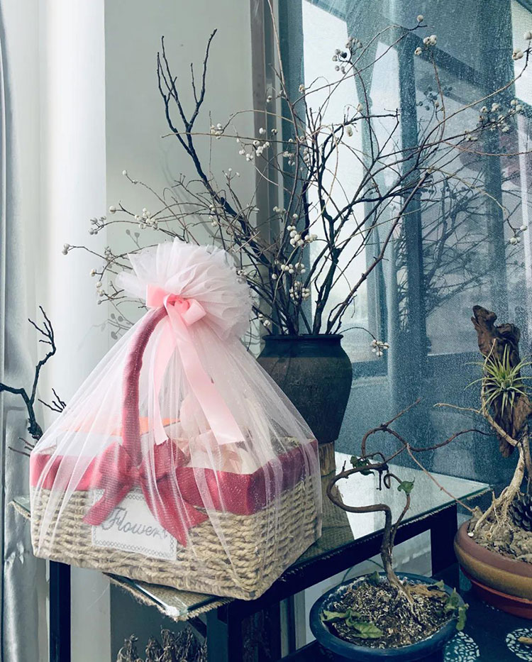 榮大候車亭送女神們的禮物