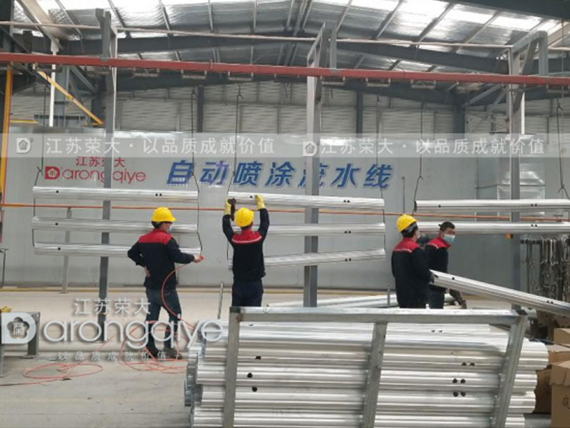 公交候車亭廠家噴塑流水線原來長(zhǎng)這樣配圖一