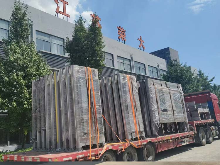 河南智能公交站臺(tái)第七批發(fā)貨案例