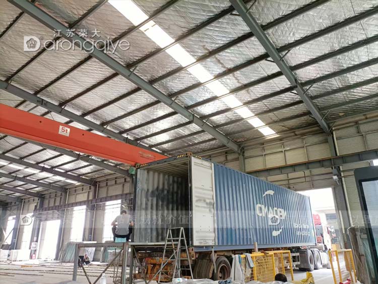 第二批智慧公交站臺正式發往德國配圖一 第二批智慧公交站臺正式發往德國配圖一