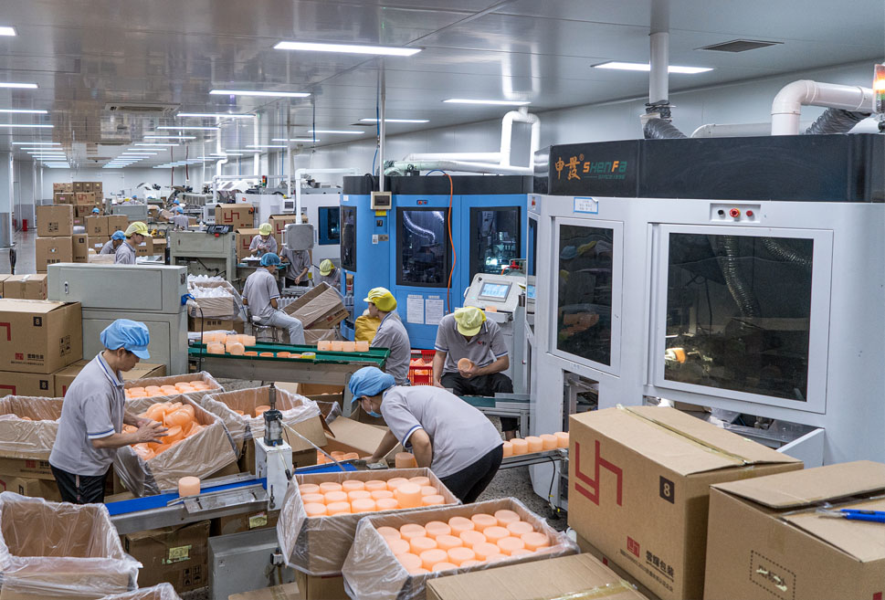 化妝品包裝瓶貼標、燙金、絲印